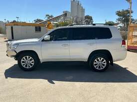 2020 Toyota Landcruiser VX Diesel - picture2' - Click to enlarge