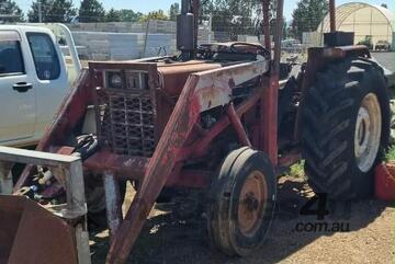 Case   685 Tractor with FEL