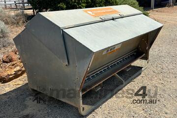 ADVANTAGE FEEDER NGF 1800-05 APPROX. 1 TONNE.