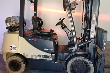 Crown LPG Gas Forklift - Compact 3.5T - Container mast - Ready for work