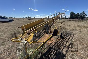Connor-Shea Small Bale Elevator