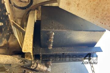 2016 Isuzu NPS 65-155 Crew Cab Service Body