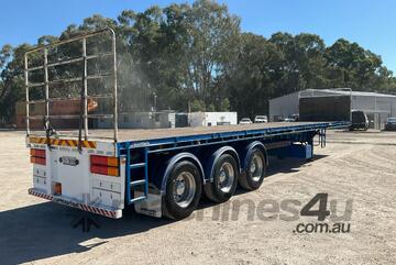 2018 Maxitrans ST3 45ft Tri Axle Flat Top Extendable B Trailer