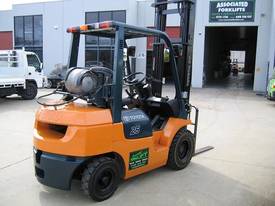 TOYOTA 7FG25 LPG 2.5t with 5.00 mtr lift - picture2' - Click to enlarge