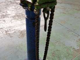 Pipe Vice Dawn C6 Industrial Pipework Clamp on Stand - picture0' - Click to enlarge