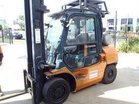 3.5t Toyota Forklift - picture1' - Click to enlarge