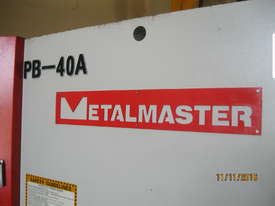 Metalmaster 2000mm x 40 Ton Hydraulic Pressbrake - picture2' - Click to enlarge