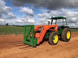 John Deere 1850 FWA/4WD Tractor - picture0' - Click to enlarge