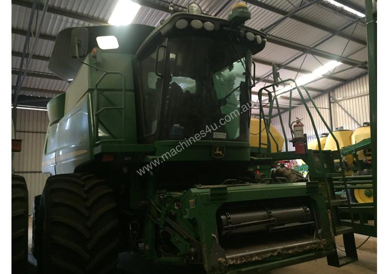 caption John Deere 9870 STS Header(Combine) Harvester/Header