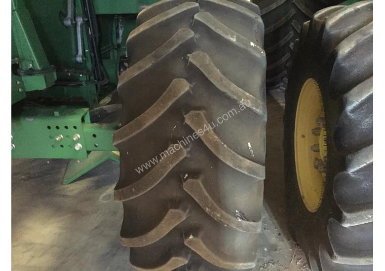 caption John Deere 9870 STS Header(Combine) Harvester/Header