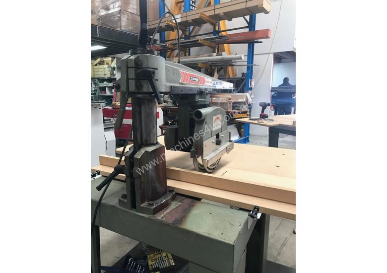 caption Radial arm saw Maggi