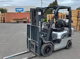 NISSAN L01A18JU 1.8T LPG CONTAINER MAST FORKLIFT - 4.3m High 1800kg Capacity - picture0' - Click to enlarge