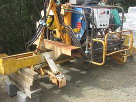 Hydraulic Rail Way Threader - picture0' - Click to enlarge