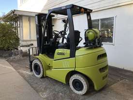Clark C30L Counterbalance 2.5 tonne LPG Forklift - Hire - picture1' - Click to enlarge