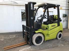 Clark C30L Counterbalance 2.5 tonne LPG Forklift - Hire - picture0' - Click to enlarge