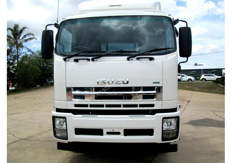 caption Isuzu FXD 1000 Tray Truck
