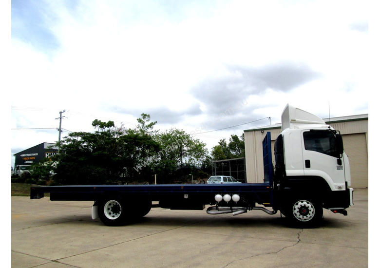 caption Isuzu FXD 1000 Tray Truck