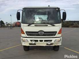 2004 Hino GH - picture1' - Click to enlarge