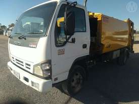 Isuzu NPR 400 Long - picture1' - Click to enlarge