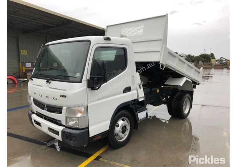 caption 2017 Mitsubishi Fuso Canter 715