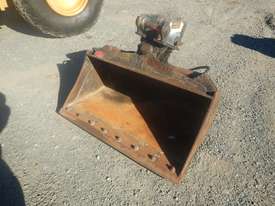 1200mm ABS Hyd Tilting Mud Bucket - picture0' - Click to enlarge