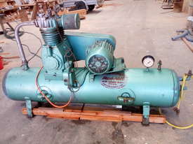 Used Air compresser - picture0' - Click to enlarge