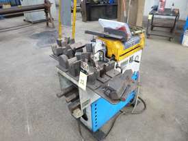 Bulldozer 25T 3 Phase Horizontal Press - picture0' - Click to enlarge