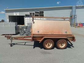 Custom Enclosed Box Trailer - picture2' - Click to enlarge