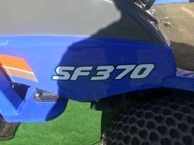 Iseki SF370 outfront mower  - picture0' - Click to enlarge