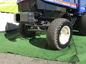 Iseki SF370 outfront mower  - picture2' - Click to enlarge