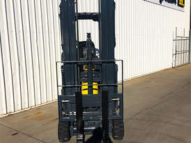 1.8T Battery Electric Narrow Aisle Forklift - picture2' - Click to enlarge