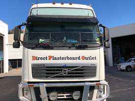 2011 VOLVO 540 RIGID 3 AXLE TRUCK - picture2' - Click to enlarge