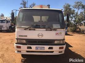 2002 Hino FG1J - picture1' - Click to enlarge