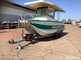 1990 Cairns Custom Craft 5800 Series - picture2' - Click to enlarge