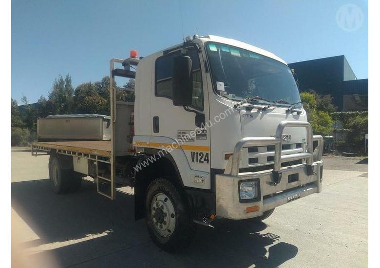 caption Isuzu FTS800
