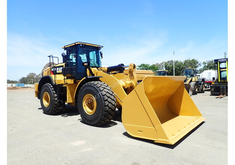 caption 2018 Caterpillar 972M Wheel Loader