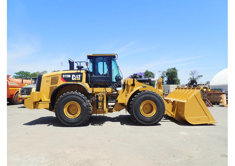 caption 2018 Caterpillar 972M Wheel Loader