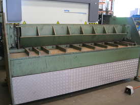 HYCLASS 2450MM X 6MM HYDRAULIC GUILLOTINE - picture0' - Click to enlarge