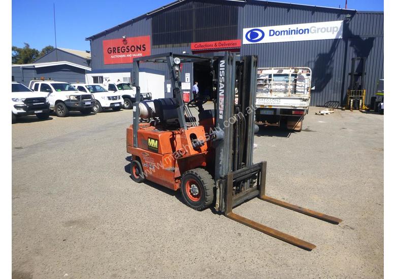 caption Circa 1992 Nissan J01A18U Container Mast 1.8 Tonne LPG Forklift (GA1259)