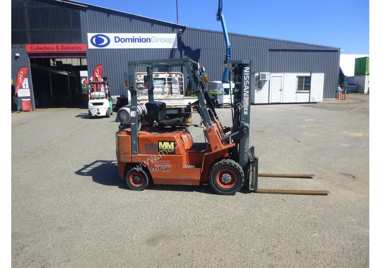 caption Circa 1992 Nissan J01A18U Container Mast 1.8 Tonne LPG Forklift (GA1259)