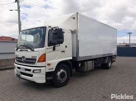 2015 Hino GH 500 1728 - picture2' - Click to enlarge