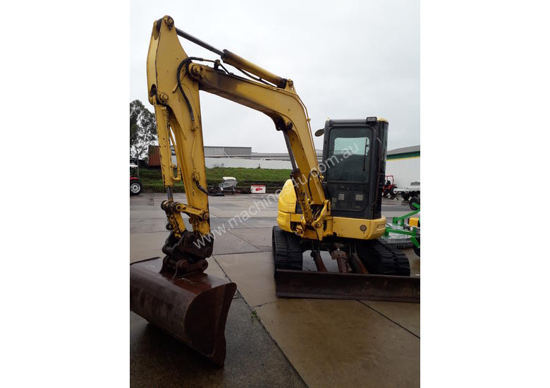 Used 2006 New Holland EH50B Excavator In , - Listed On Machines4u