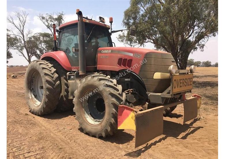 caption Case IH Magnum 305