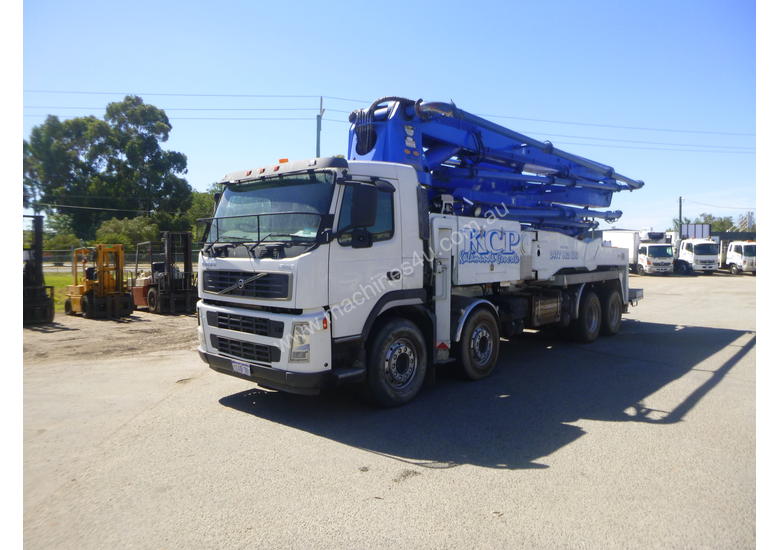 caption 2006 Volvo FM2 Concrete Placement Boom Truck