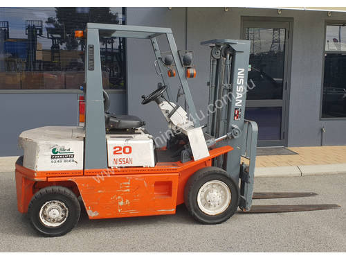 Nissan 2000kg Petrol Forklift with 3000mm Two Stage Mast
