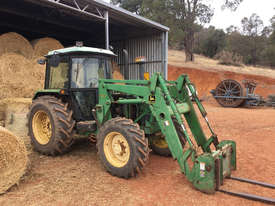 John Deere 2650 FWA/4WD Tractor - picture0' - Click to enlarge