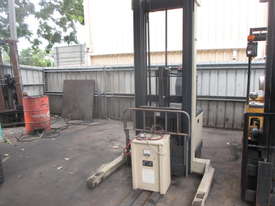 Crown Walkie Reach, 1.5 ton Electric Used Forklift #CS232 - picture0' - Click to enlarge