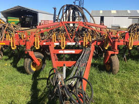 Bourgault 8810 Air Seeder Seeding/Planting Equip - picture0' - Click to enlarge