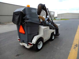 Tennant 4300 Sweeper Sweeping/Cleaning - picture1' - Click to enlarge