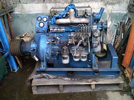 4cyl diesel 4G-95 dong feng , PTO  - picture0' - Click to enlarge